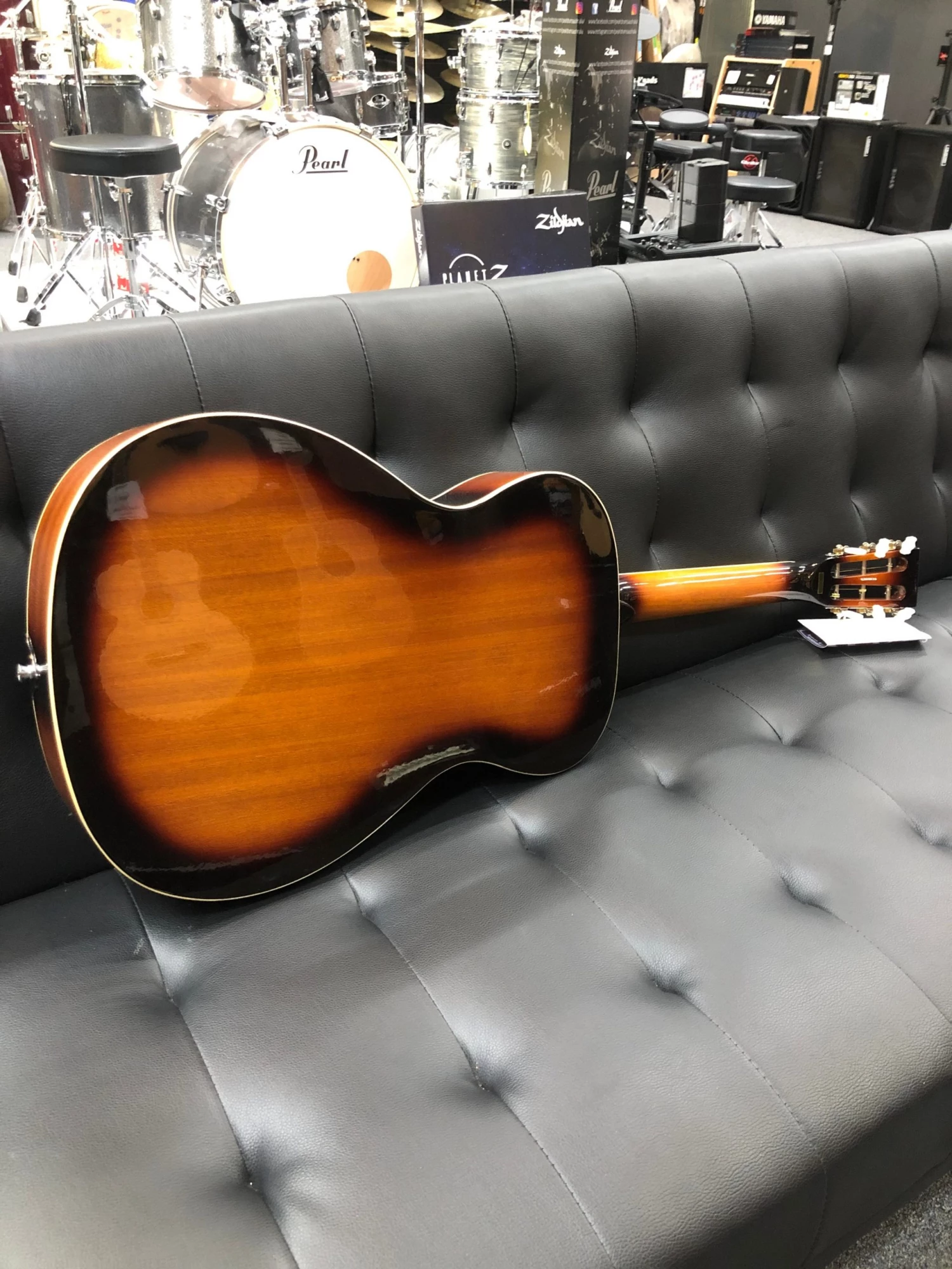 Tanglewood TWD1 Resonator Vintage Sunburst 6 Tanglewood TWD1 Resonator Vintage Sunburst