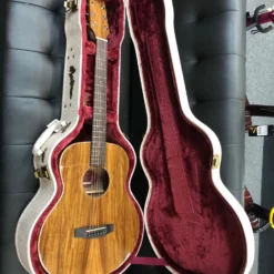 GUITARS Martinez Southern Star Series MTT-8-NGL Mini KOA Body With Deluxe Hard Case