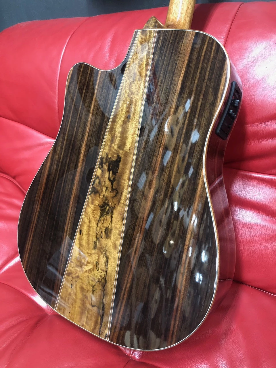 GUITARS Tanglewood JAVA Dreadnought With Cutaway And Pickup - TWJDCE 8 GUITARS Tanglewood JAVA Dreadnought With Cutaway And Pickup - TWJDCE