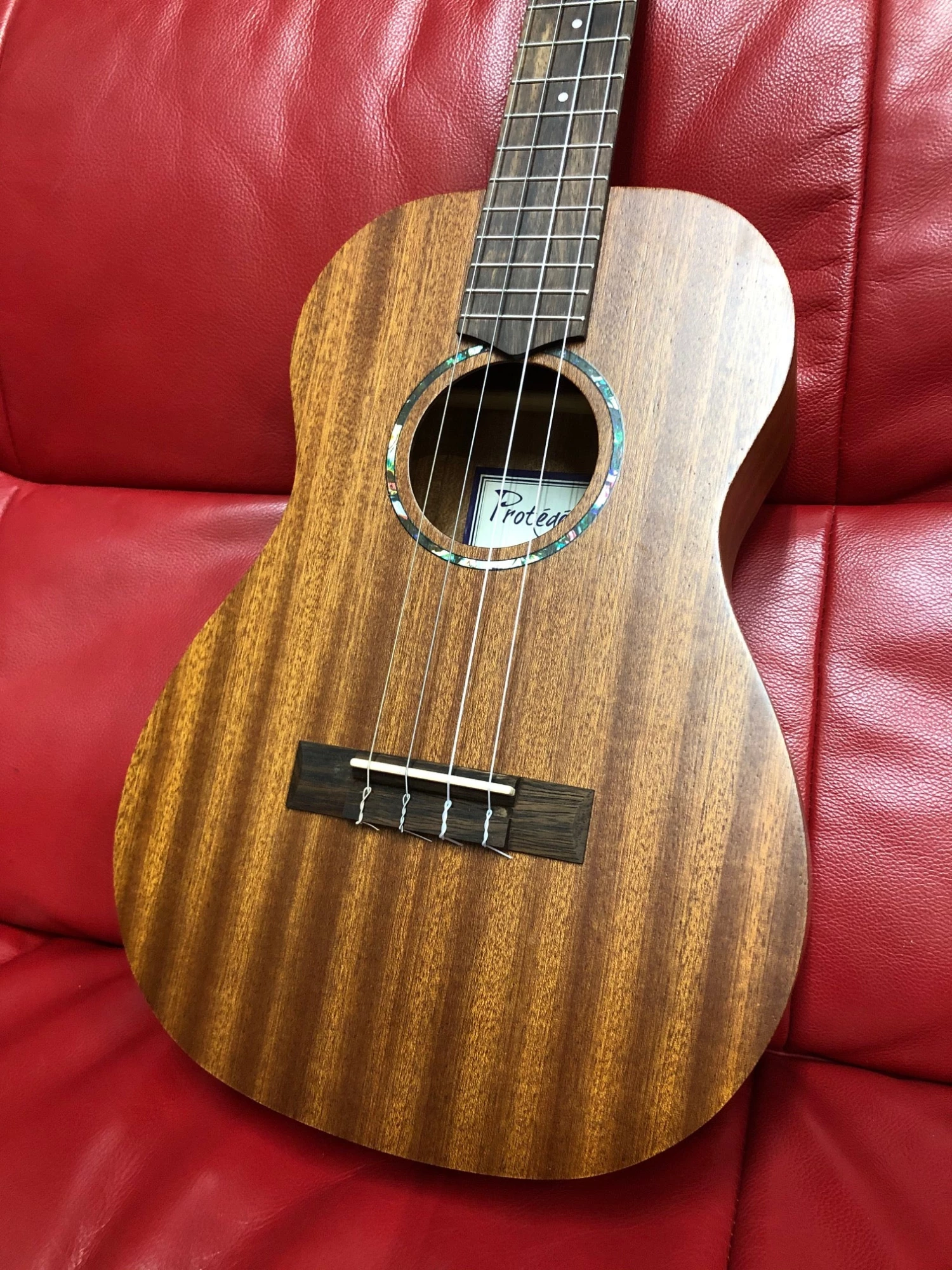 Cordoba Protégé U1B Baritone Ukulele 4 Cordoba Protégé U1B Baritone Ukulele