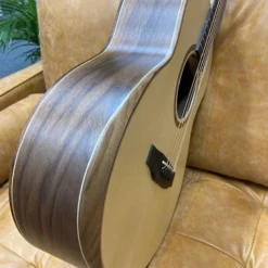 GUITARS CRAFTER MINO/ BLACK WALNUT SMALL BODY ACOUSTIC ELECTRIC GUITAR WITH SOLID SPRUCE TOP