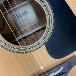 GUITARS Takamine Pro Series 1 Dreadnought AC/EL Guitar With Cutaway Natural Gloss Top With Satin Back & Sides