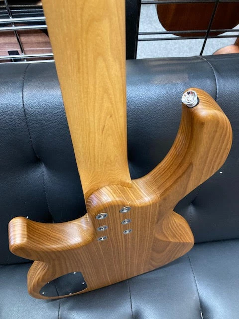 Aria 313MK2 Detroit Series 4-String Electric Bass Open-Pore Natural Finish GUITARS 7 Aria 313MK2 Detroit Series 4-String Electric Bass Open-Pore Natural Finish GUITARS