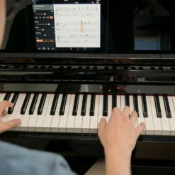 DIGITAL PIANOS/KEYBOARDS Yamaha CSP150PE Digital Piano - Polished Ebony