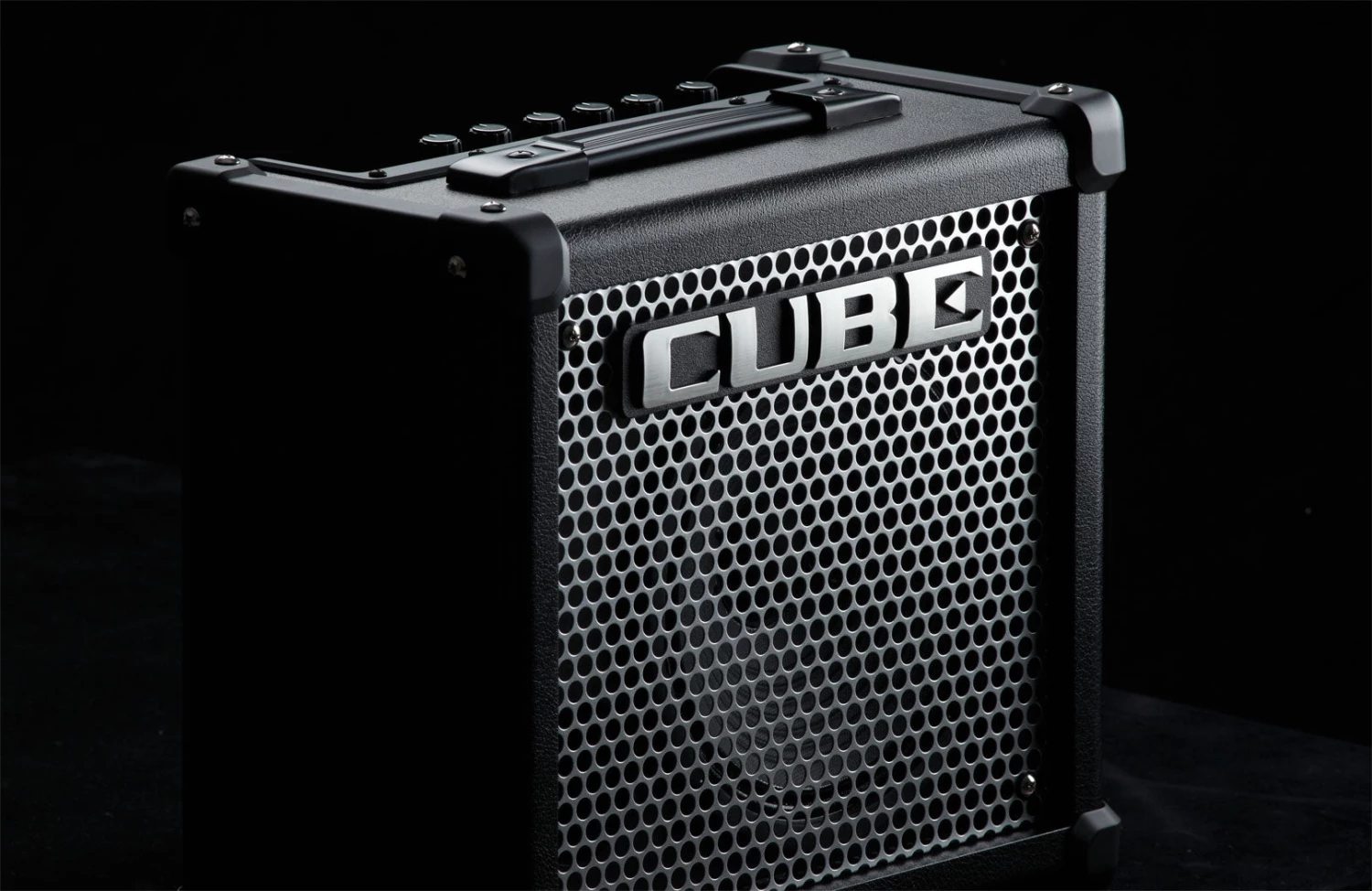 Roland CUBE-10GX 10 Watt Guitar Amplifier 1x8" Speaker 5 Roland CUBE-10GX 10 Watt Guitar Amplifier 1x8" Speaker