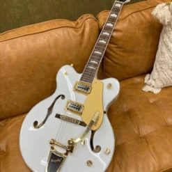Gretsch G5422TG Electromatic Classic Hollow Body Double-Cut With Bigsby And Gold Hardware Laurel Fingerboard Snowcrest White
