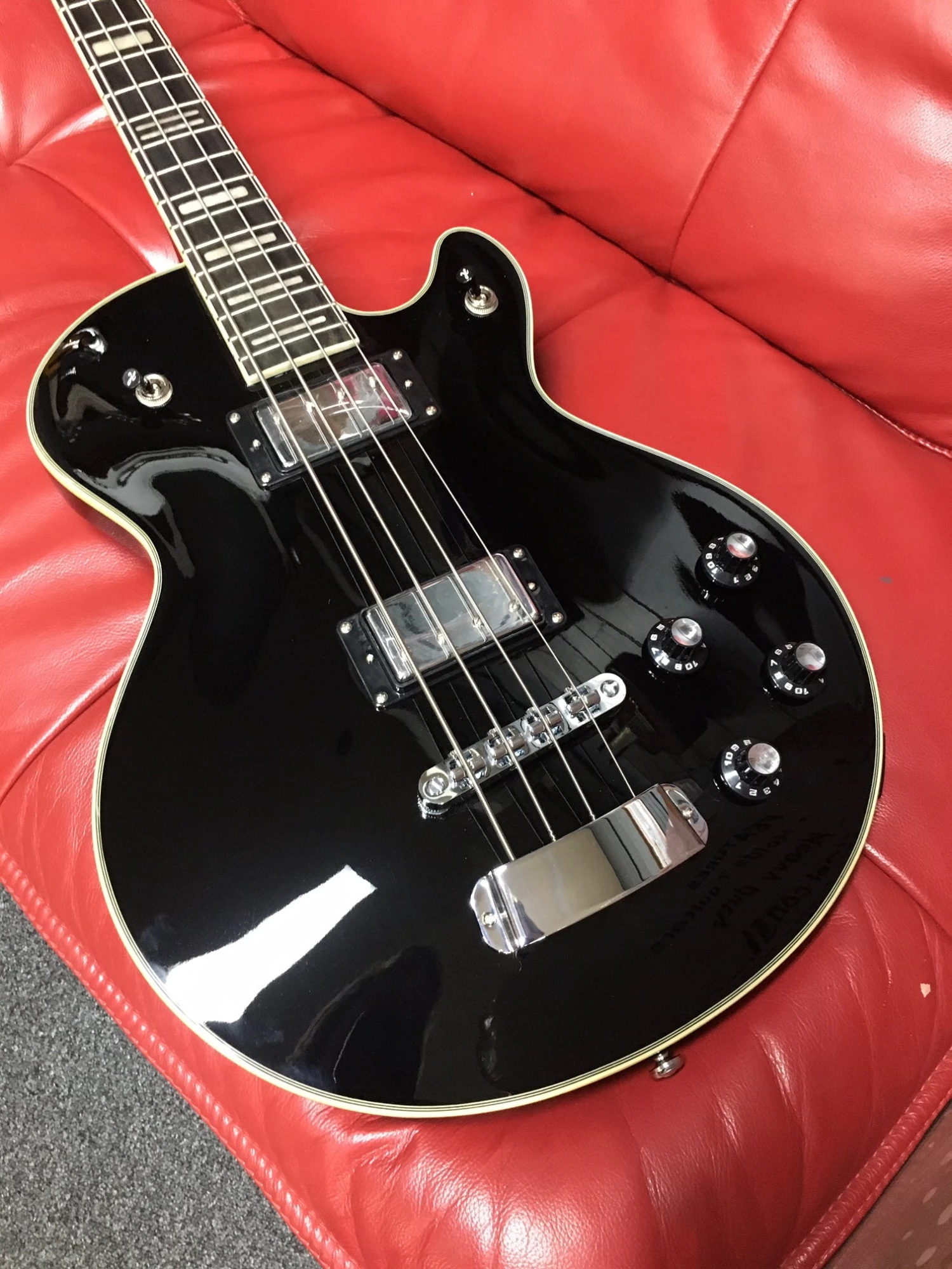 Hagstrom Swede Bass Guitar Gloss Balck GUITARS 3 Hagstrom Swede Bass Guitar Gloss Balck GUITARS