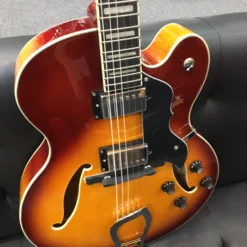 GUITARS Hagstrom HJ800 Jazzbox Electric Guitar W/ Hardcase