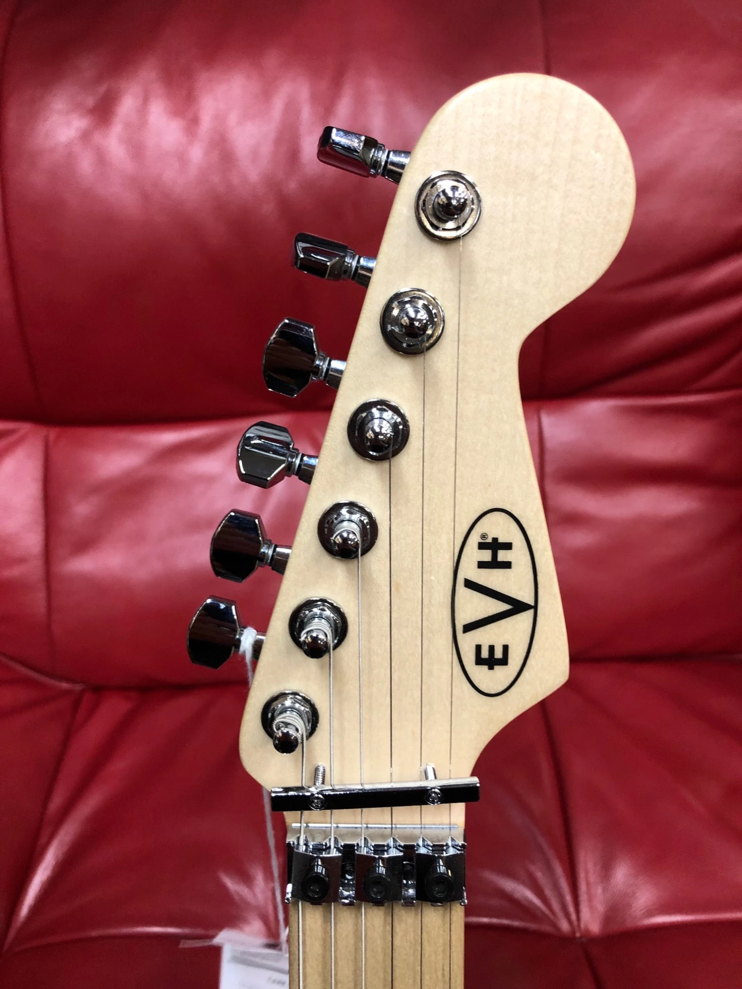 GUITARS EVH Striped Series Red With Black Stripes 9 GUITARS EVH Striped Series Red With Black Stripes