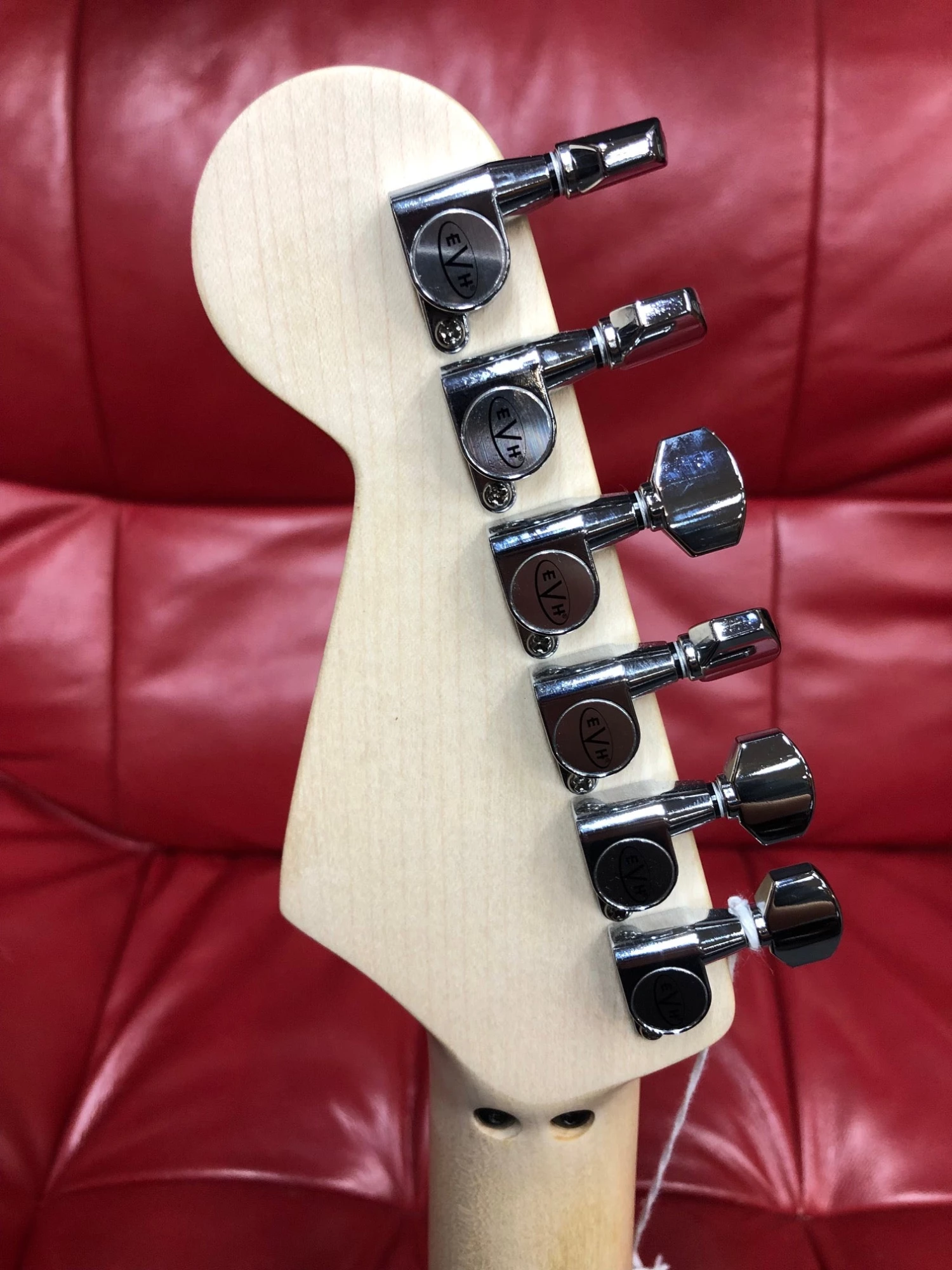 GUITARS EVH Striped Series Red With Black Stripes 10 GUITARS EVH Striped Series Red With Black Stripes