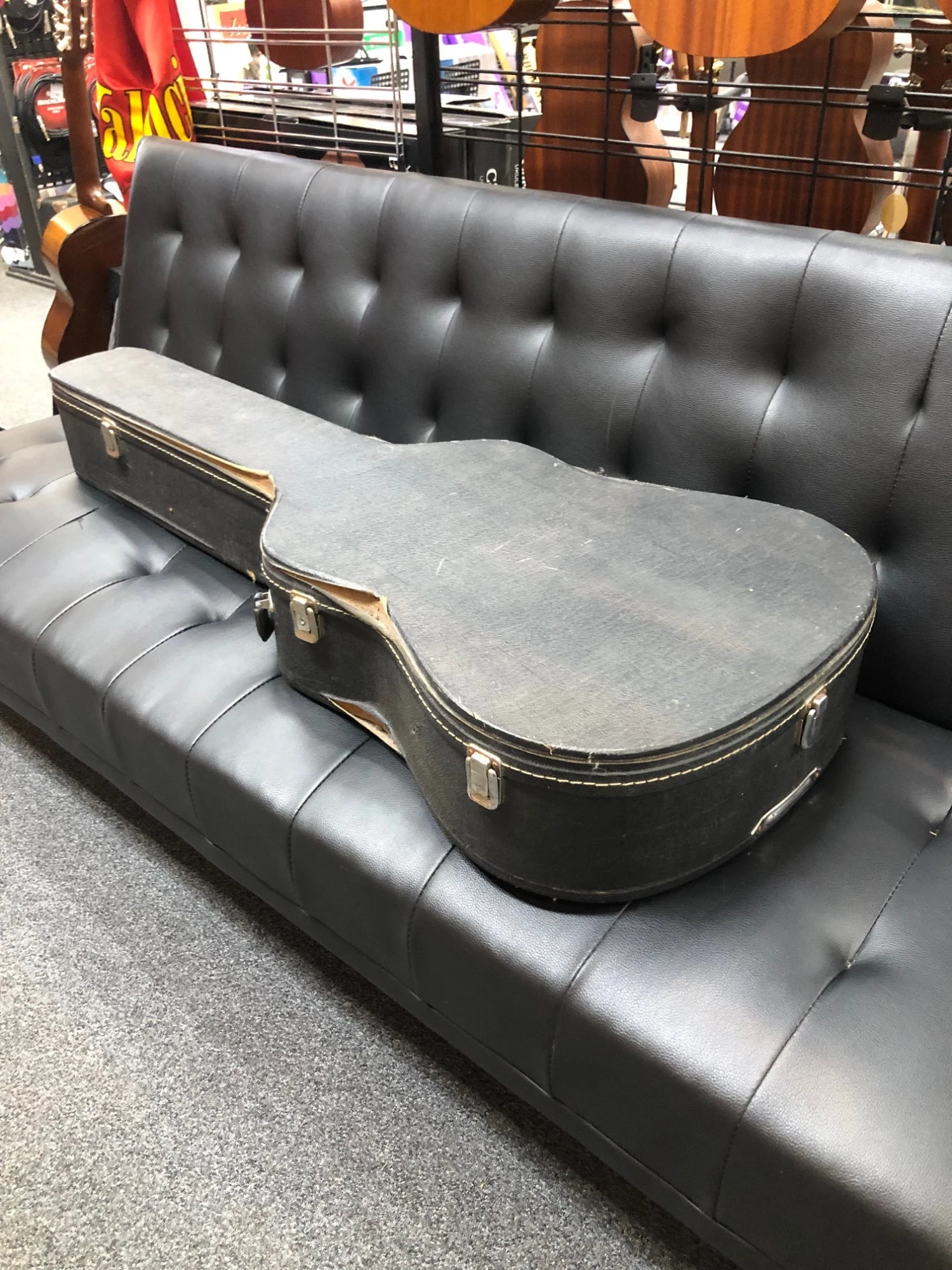 Ibanez V310TV W/case (Pre-Loved) Made In Japan 6 Ibanez V310TV W/case (Pre-Loved) Made In Japan