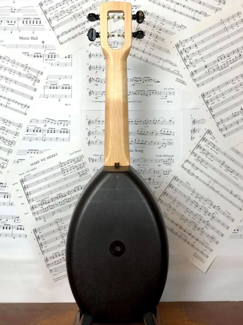 FLEA M-30 SAPPHIRE UKULELE WITH BAG 4 FLEA M-30 SAPPHIRE UKULELE WITH BAG