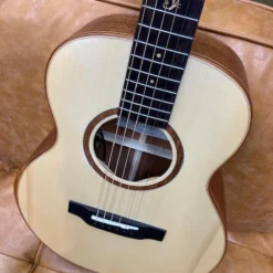 CRAFTER MINO/MAHOGANY SMALL BODY GUITAR WITH SOLID SPRUCE TOP GUITARS