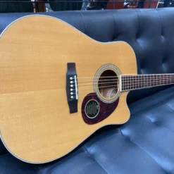 Cort MR710 Spruce/mahogany W/fishman Pickup (preloved)