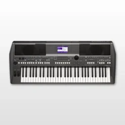 DIGITAL PIANOS/KEYBOARDS Yamaha PSRS670 - 61 Note Workstation