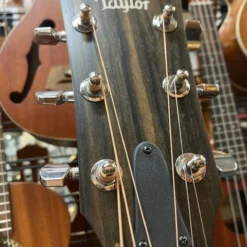 Taylor 210CE Acoustic Electric Guitar ( Preloved )