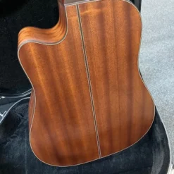 GUITARS Takamine Pro Series 2 Dreadnought AC/EL Guitar With Cutaway Natural Gloss Top With Satin Back & Sides 12 GUITARS Takamine Pro Series 2 Dreadnought AC/EL Guitar With Cutaway Natural Gloss Top With Satin Back & Sides