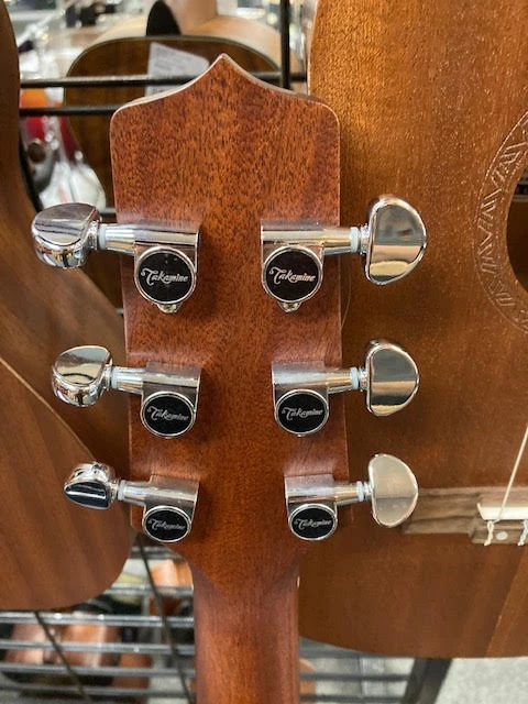 GUITARS Takamine Pro Series 2 Dreadnought AC/EL Guitar With Cutaway Natural Gloss Top With Satin Back & Sides 6 GUITARS Takamine Pro Series 2 Dreadnought AC/EL Guitar With Cutaway Natural Gloss Top With Satin Back & Sides