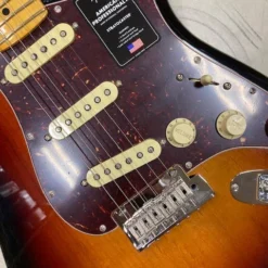 GUITARS Fender American Professional II Stratocaster 3-Colour Sunburst 11 GUITARS Fender American Professional II Stratocaster 3-Colour Sunburst