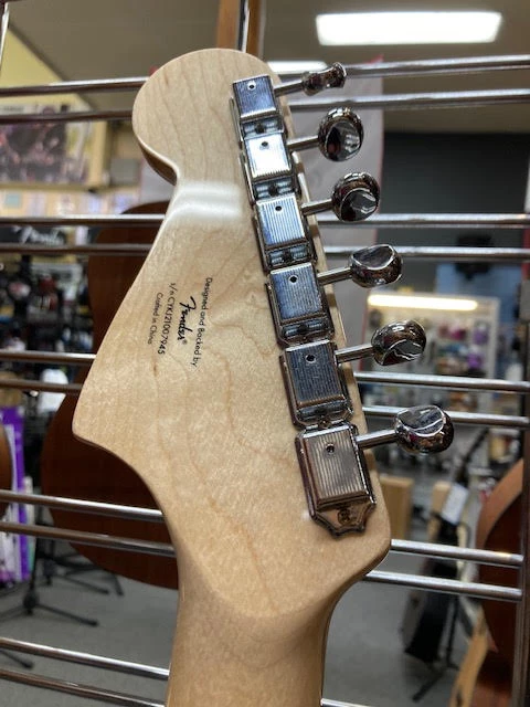 Fender Paranormal Series Toronado Mystic Seafoam 8 Fender Paranormal Series Toronado Mystic Seafoam