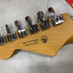 GUITARS Fender American Professional II Stratocaster 3-Colour Sunburst 15 GUITARS Fender American Professional II Stratocaster 3-Colour Sunburst