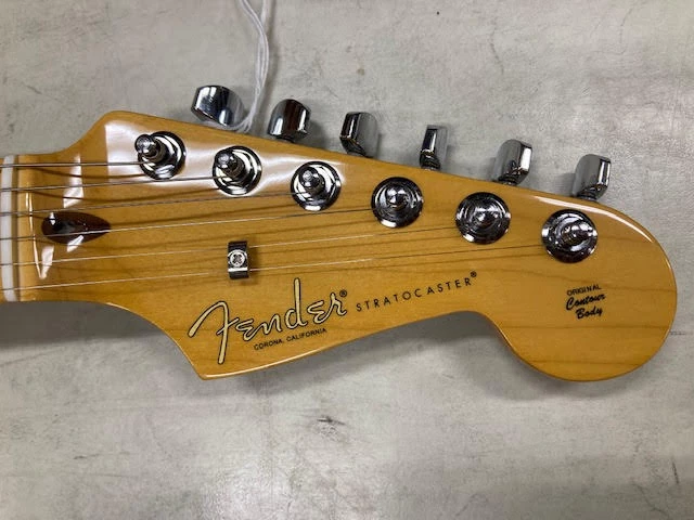 GUITARS Fender American Professional II Stratocaster 3-Colour Sunburst 8 GUITARS Fender American Professional II Stratocaster 3-Colour Sunburst