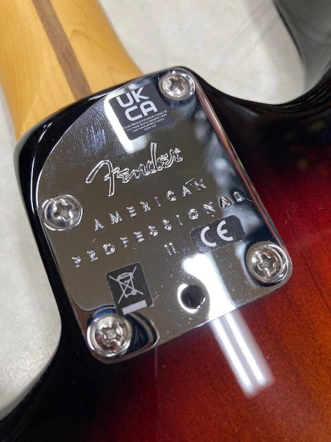 GUITARS Fender American Professional II Stratocaster 3-Colour Sunburst 7 GUITARS Fender American Professional II Stratocaster 3-Colour Sunburst