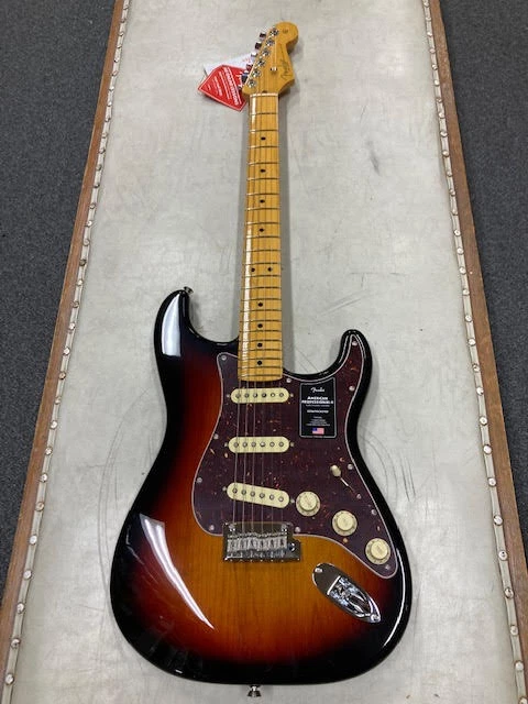 GUITARS Fender American Professional II Stratocaster 3-Colour Sunburst 3 GUITARS Fender American Professional II Stratocaster 3-Colour Sunburst