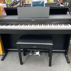 DIGITAL PIANOS/KEYBOARDS Yamaha YDP164B Digital Piano